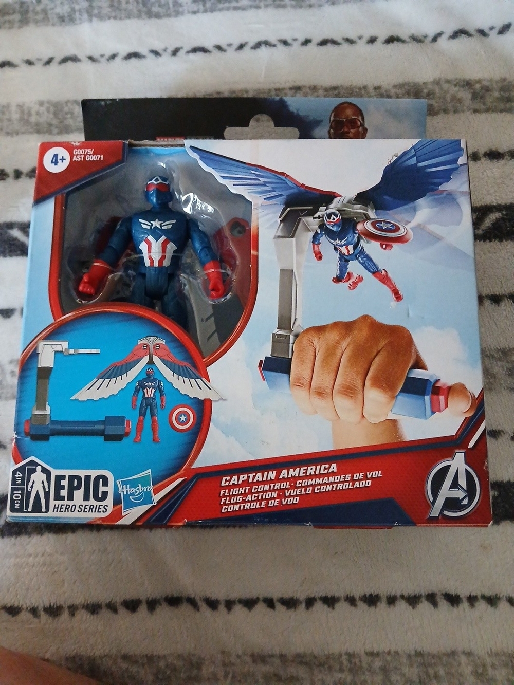 Hasbro Captain America Figure with Blue, Red, White Flight Controls
